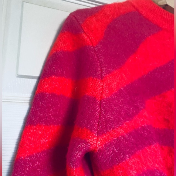 Zara Sweater - Hot Pink - Picture 3 of 4